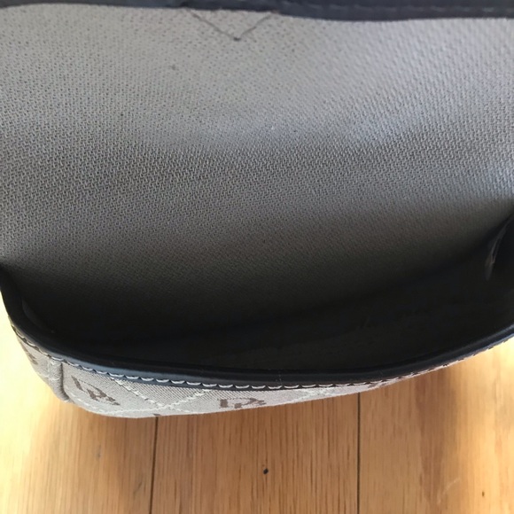 Dooney & Bourke Wristlet - Picture 4 of 6